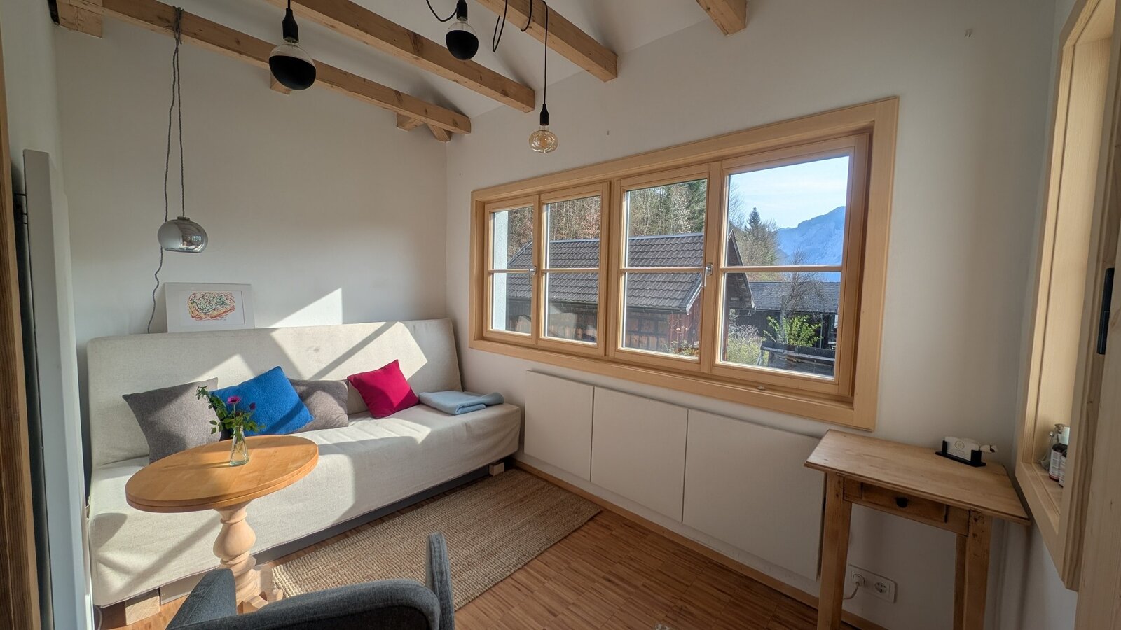 Praxisraum Altaussee mit Bergblick